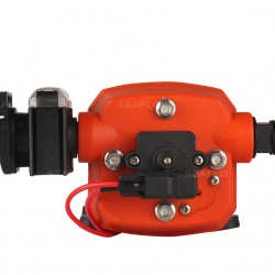 משאבת מים חשמלית 12V לקרוואן וכלי שייט משאבת דיאפרגמה למים מתוקים 4 תאים 17 ליטר/דקה לחץ אוויר 40psi דגם DP1-045-040-41 תוצרת SEAFLO