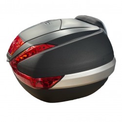 ארגז לאופנוע 52 ליטר ABS/PP כולל כיסוי קרבון כולל משענת גב מתאים גם לקטנוע או אופניים דגם E68  W L H צבע שחור 